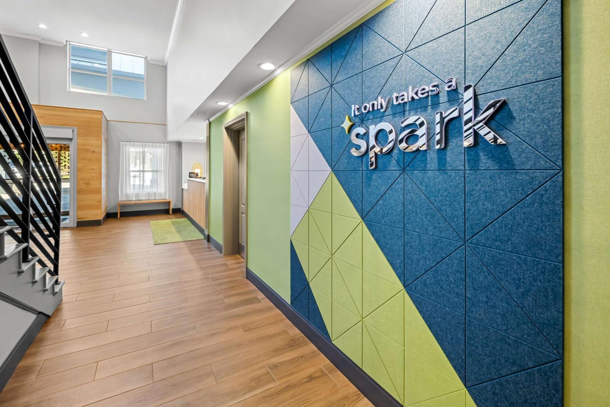 Spark By Hilton ウッドブリッジ エクステリア 写真